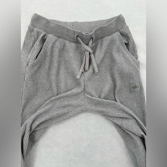 Alo Yoga Muse Sweatpant Athletic‎ Heather Grey Size Medium - Picture 7 of 12